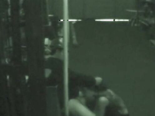Prick sucking amateur teen goes down on prick