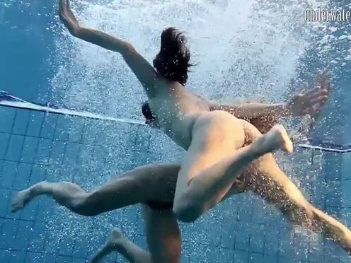 Andrea & Monica but also Janka get horny in the pool
