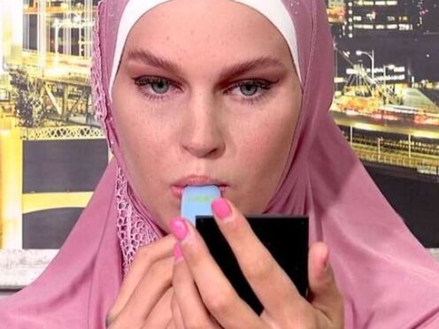 Pink hijab lady is doing some hot selfie