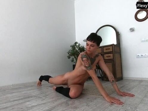 Naked flexi workouts & backbends by Sima Strekoza