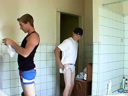 Kelly Cooper & Grant Hiller Wears Different Undies