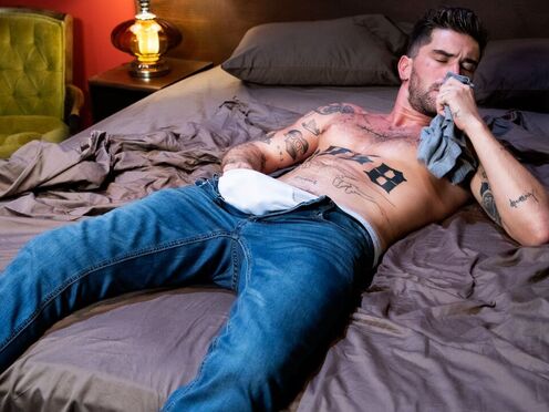 Chris Damned sneaks into an occupied room & jerks off.