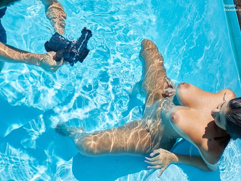 Latin sexy girl Yorgelis blows your mind with her big boobs