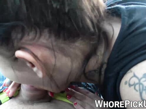 Tatted playful prostitute sucks big throbbing shaft for cash