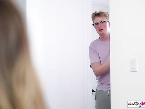 I Caught My Stepmum's Repairman Bang Her!! - Gigi Dior