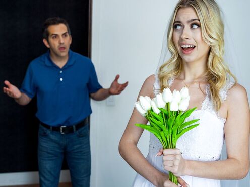 Jill Kassidy finds boss's wedding dress, but her Boss catches her