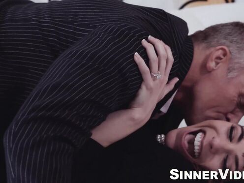 Sexy Vera King swallowed big dick before getting her twat drilled by dominant Ma