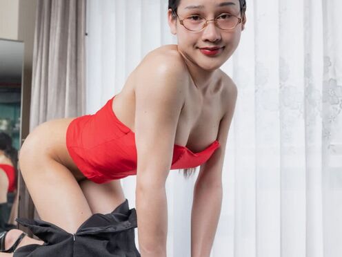 FRANKS TGIRLWORLD - Cutie With A Banging Body