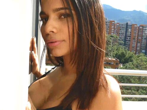 Outgoing latin COUGAR Mila Garcia loves rough sex at a porn casting