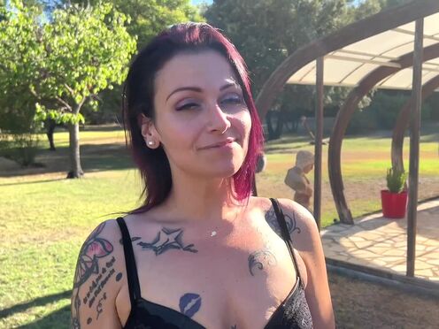 Vick, 25, goes to the main course!