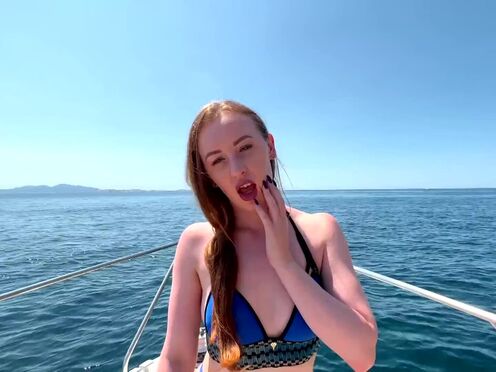 Explosive boat trip for Emma, 30 years old!