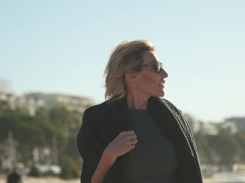 Anouk's ass pumping fantasy finally satisfied!