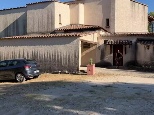 Sally, 35, manager of an equestrian center in Montauban!