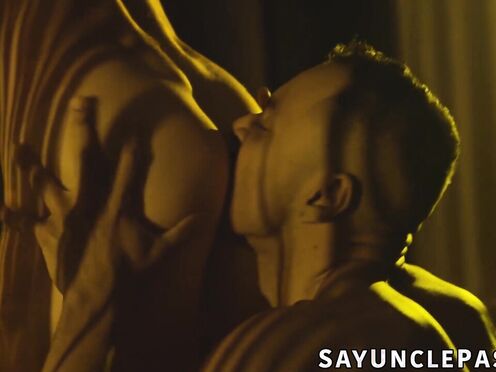 Hunk Skyy Knox gives Milo tight butt a nice & deep pounding