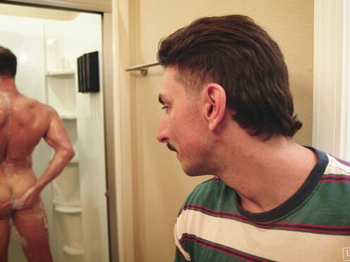 Kyle's workout interrupted by a steamy surprise