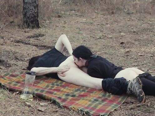 Roadtrip tart gets prick, piss & booty