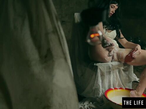 Horny stepmum shaves & squirts to orgasm while held in a basement.