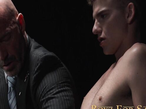 Twink Jack Waters shoots load while getting screwed with a curved dildo with hunk