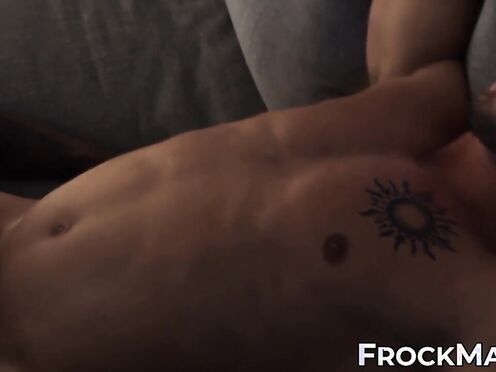 Muscular Johnny Bronco flexes muscles while bouncing his pawg on the big blac