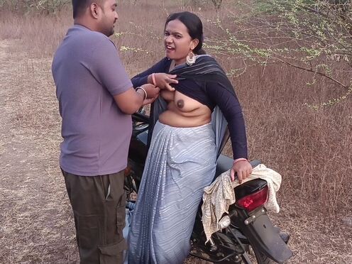 Natural Tits Horny Indian MOMMY Bhabhi Outdoor Sex - Hindi Audio