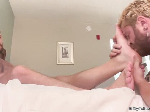 Hayden Hunter receives intense foot worship until he cums
