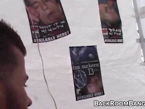 Good looking gay jocks demonstrate their meat sucking skills