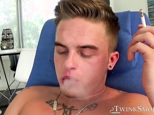Attractive Felix Warner cant solo chainsmoking & prick stroking in the living r