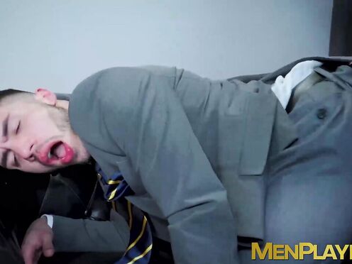 Horny Allen King ripped the pants of hot Luciano & fucks him hard