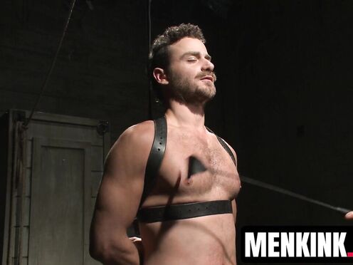 Leon Fox howls through Van Darkholmes wall chains & body torment