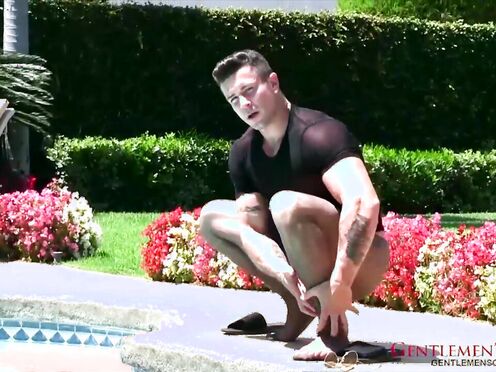 GentlemensCloset: Angelo lets his horny neighbor Trenton deepthroats his thick