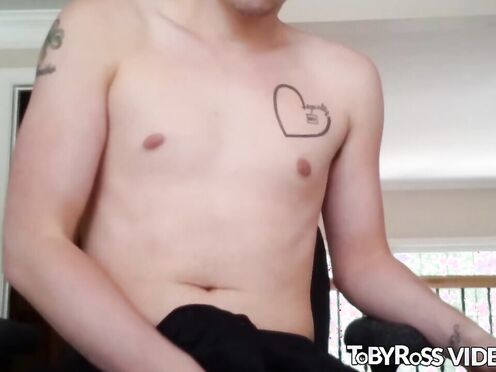 Handsome amateur stud jerking off in front of webcam