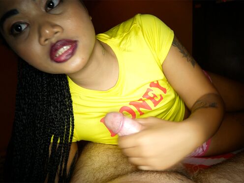 Perfect ass Thai cutie gives customer a very happy end massage