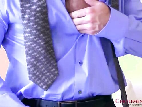 GentlemensCloset: Hunk Landon Conrad strokes his shaft while stripping off his cl