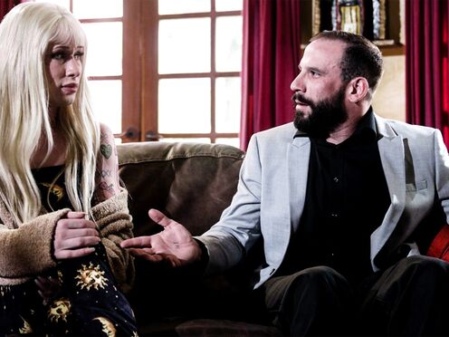 Huge dick step daddy reunites with t-girl stepdaughter by pounding her