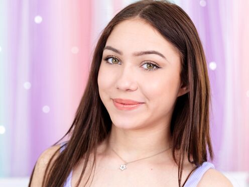 Adorable tiny step sister teen needed step brother to judge her outfits