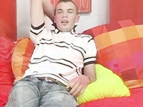 Petite  twink Garrett Emerson wanks off after interview