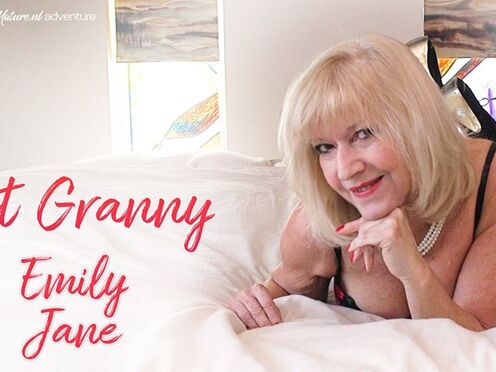 Sexy British Grandma Emily Jane plays with herself in bed