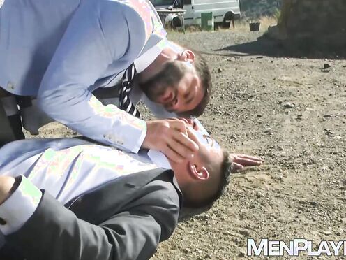 Hector de Silva & Robbie Rojo savagely breed & cum outdoor