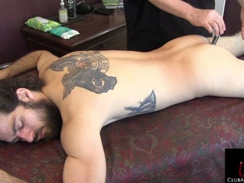 Horny Masseur Cant Resist Devouring Leeroys Dick & Butthole