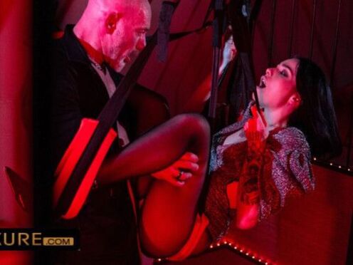 Suspension bondage with Clara Mia