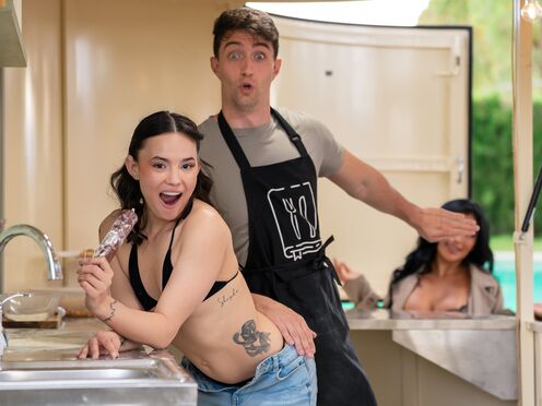 Big Tony's secret pepperoni pizza truck success gets spiced up with a sexy affair, until his housewife discovers it all.