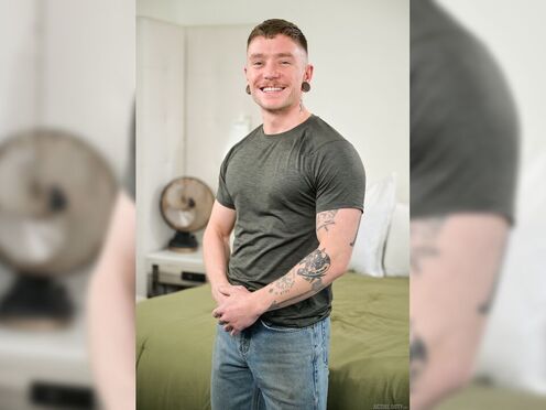 Brock can't wait to get Colt Spence alone for a steamy DL hookup.