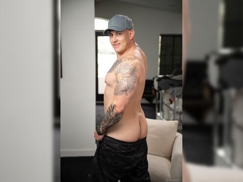 Military studs in a steamy weekend retreat, caught