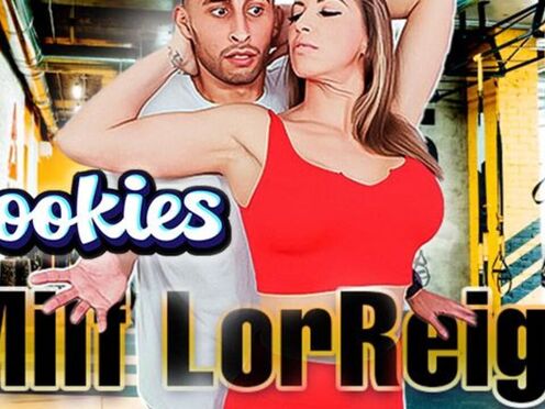 Yoga-Pants MILF LorReign Takes Neighbor's Huge Dick