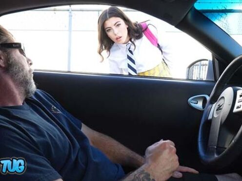 Public Jerk Watch: College Girl's Naughty Gaze