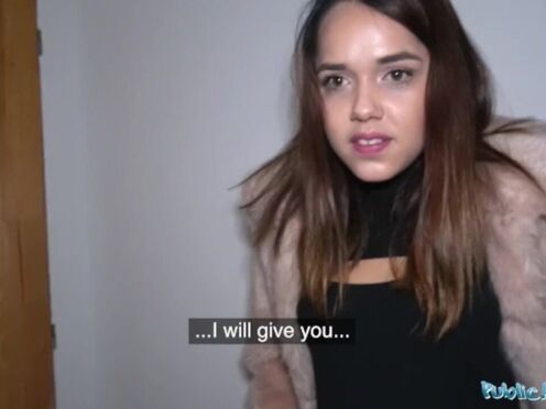 Tourist Sucks & Fucks Agent