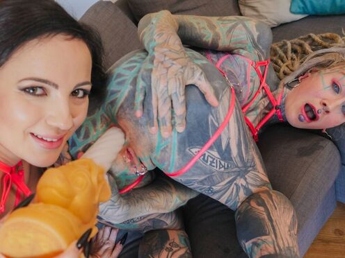 KRISTY & ANUSKATZZ's Sexy Lesbian Assfucking