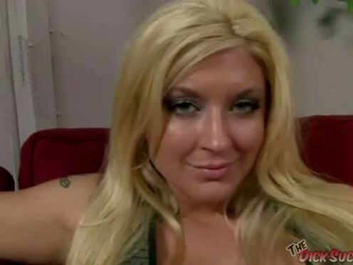 Leya's Sloppy Face Fuck