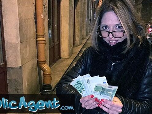 Glasses-wearing French Babe Screwed in Public