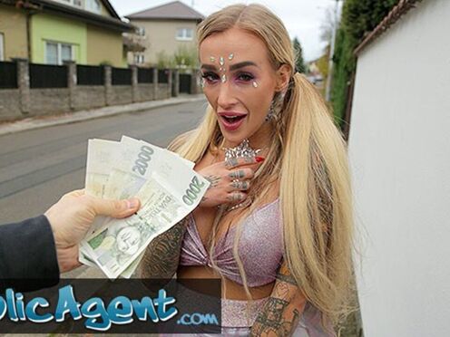 Daisy Lee's Strip Show & Dick Bending
